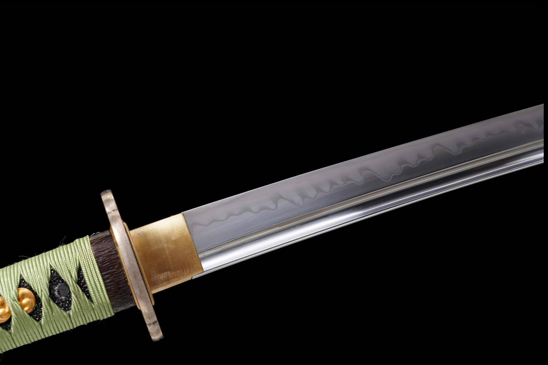 YariNoHanzo cumple 18 años y presenta una serie especial de katana numerada y firmada